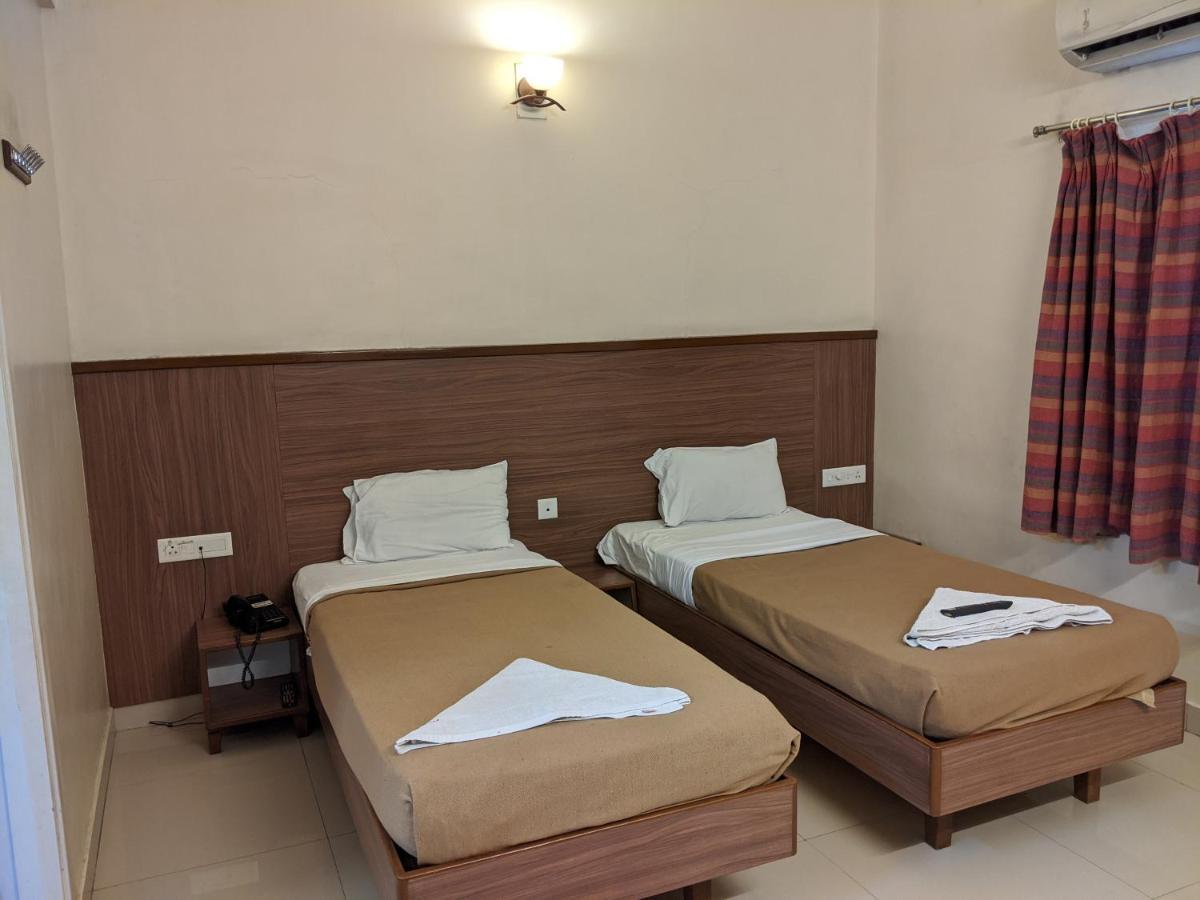 Suryavilla Hotel Pune Exterior foto